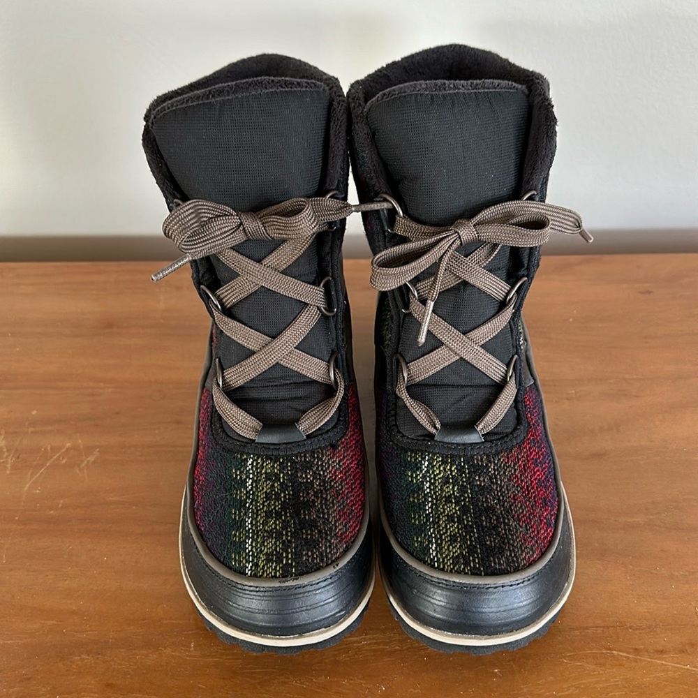 Sorel Tivoli II Blanket size 9